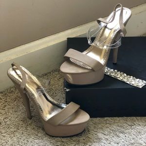 Johnathan Kayne size 9 platforms